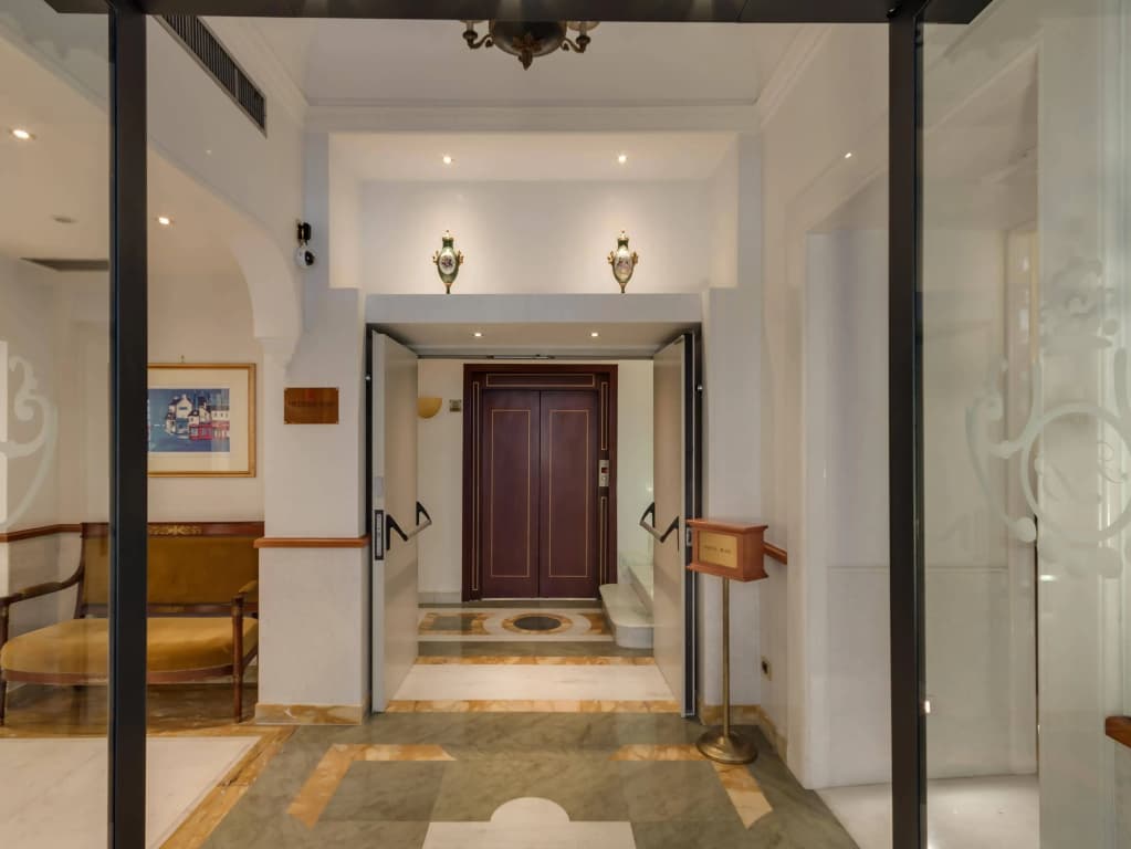 Hotel Borromeo - photo 5