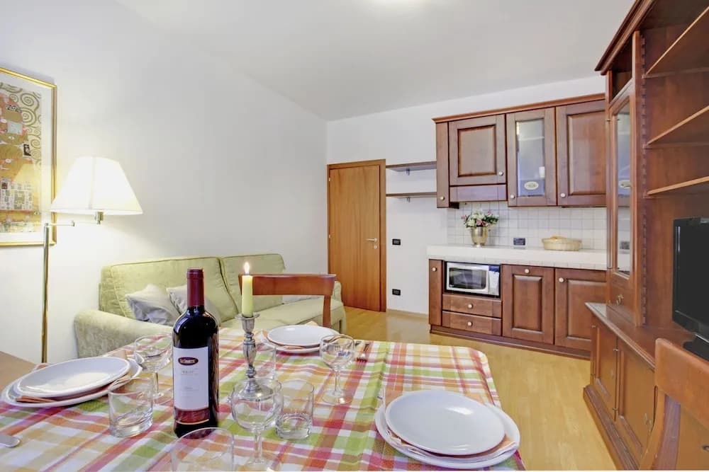 Double Arch Apartments - main photo