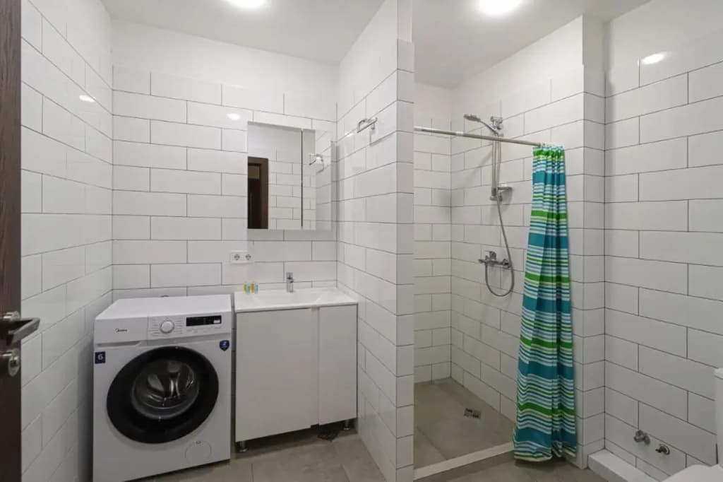 Cozy Studio Apartment in Tbilisi by Wehost - photo 8