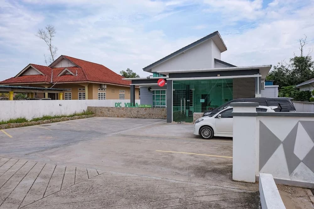 OYO 90005 DC Villa Guest House - photo 10