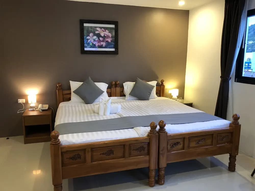 Patong Dynasty Royal Hotel - photo 16
