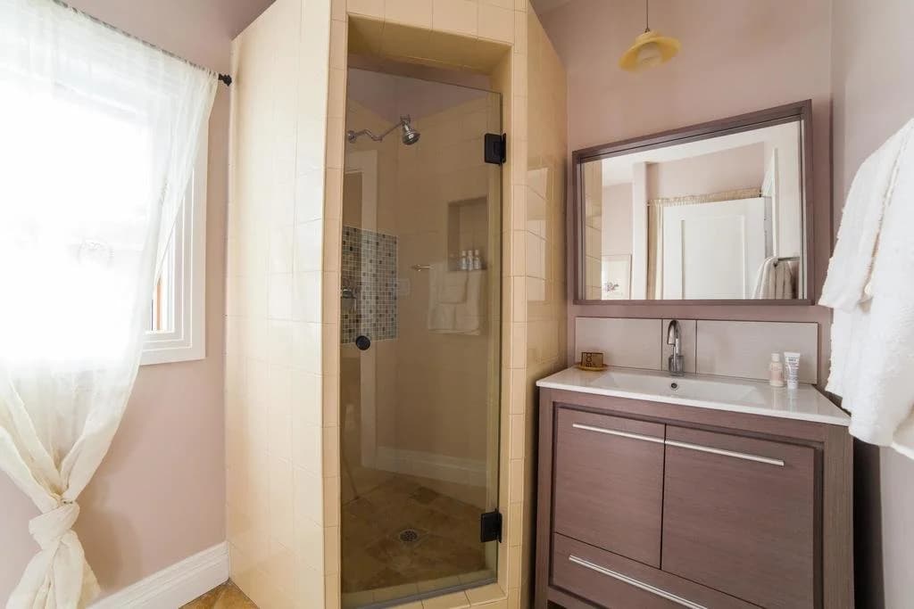 onefinestay - Melrose Avenue II private home - photo 7