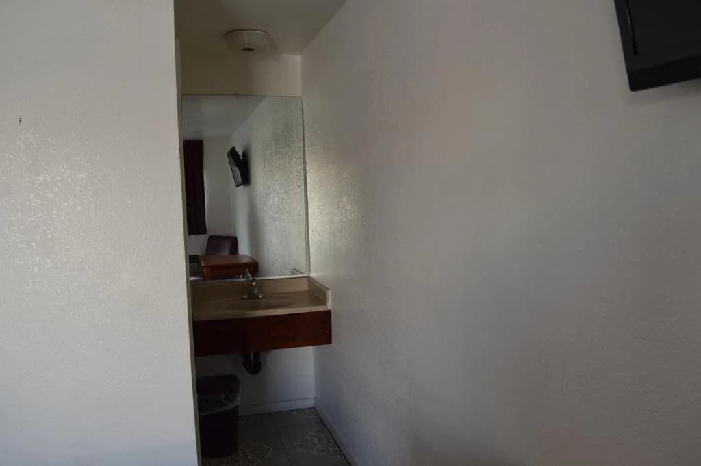 Jay Motel - photo 8