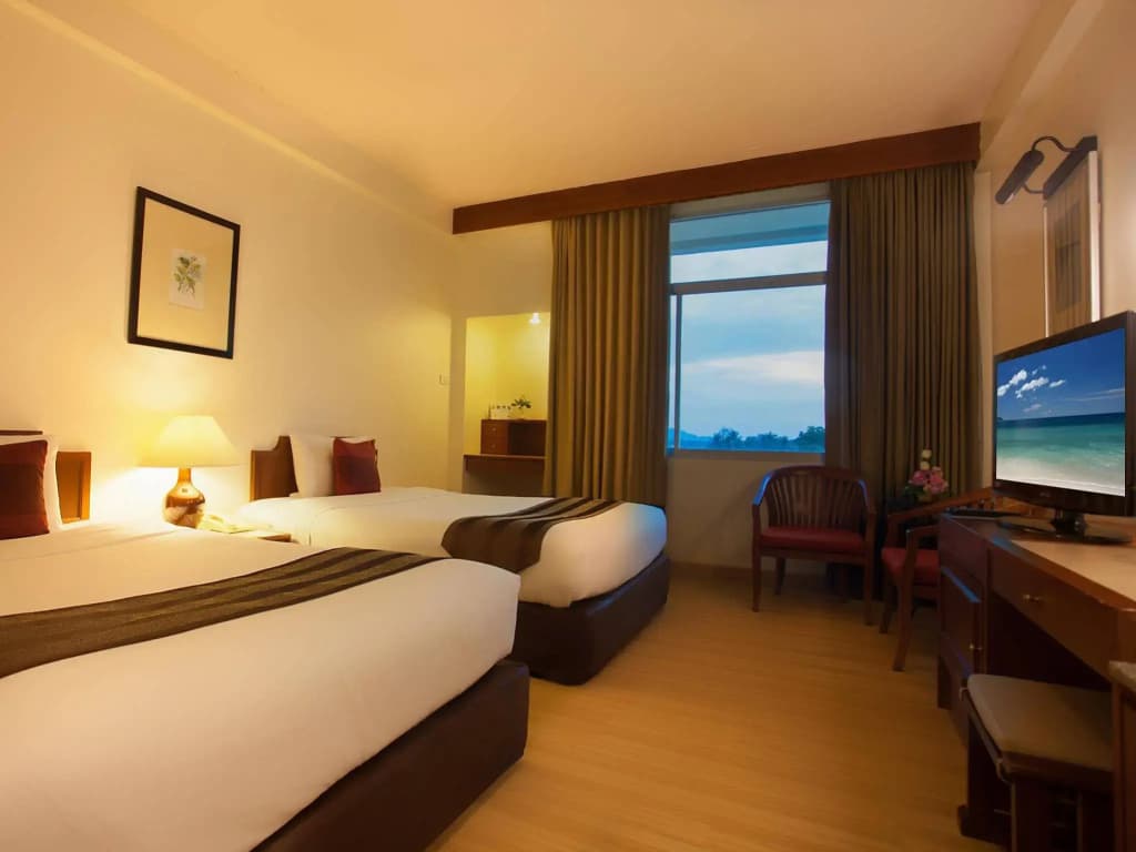 Phuket Merlin Hotel - photo 6