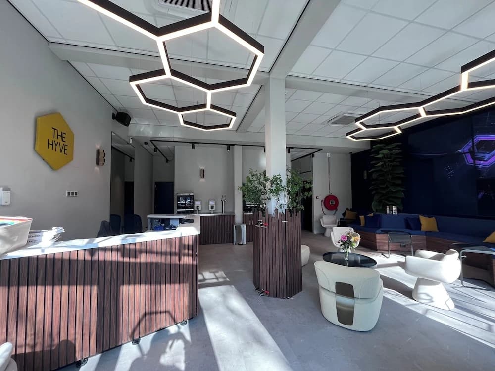 The Hyve Capsule hostel Amsterdam - photo 2