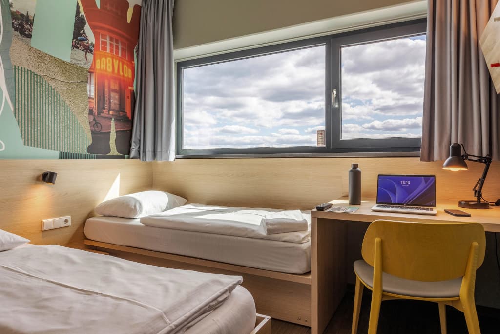Meininger Hotel Berlin Flughafen - photo 7