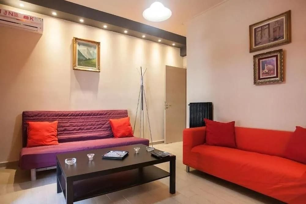 Lovely 4 Double Bed Flat - photo 3