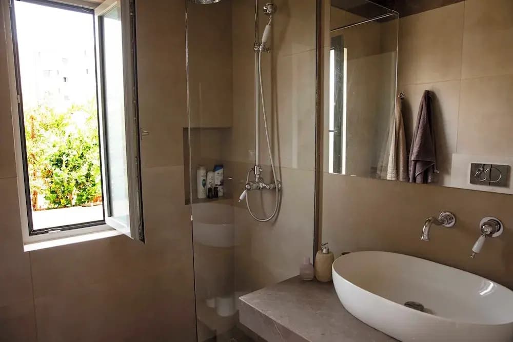 Contemporary Athenian Escape GHH - photo 7