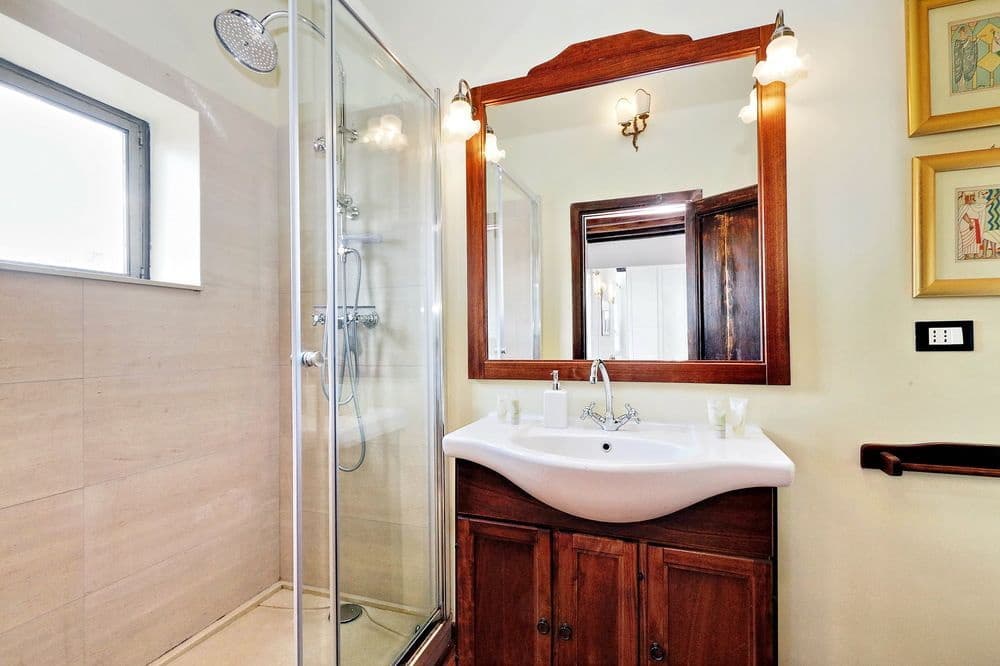Garibaldi 2 - WR Apartments - photo 8