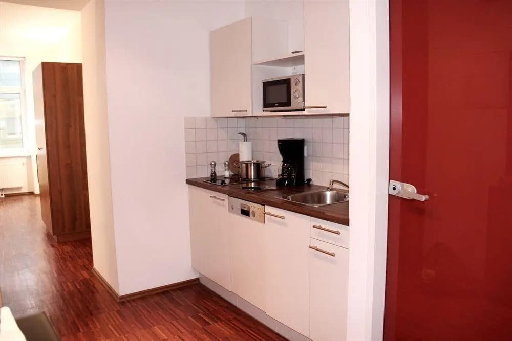 Modern City Apartment Near Central Park - photo 14