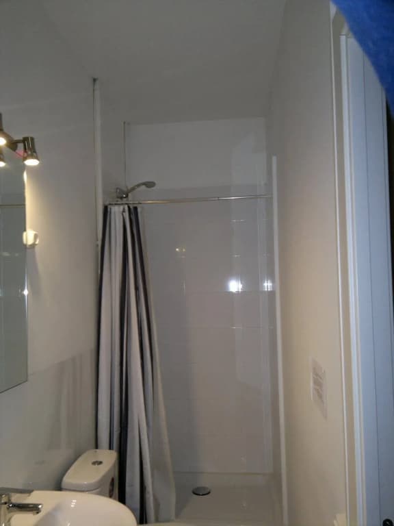 Ally's Guest House Barcelona B&B - photo 9