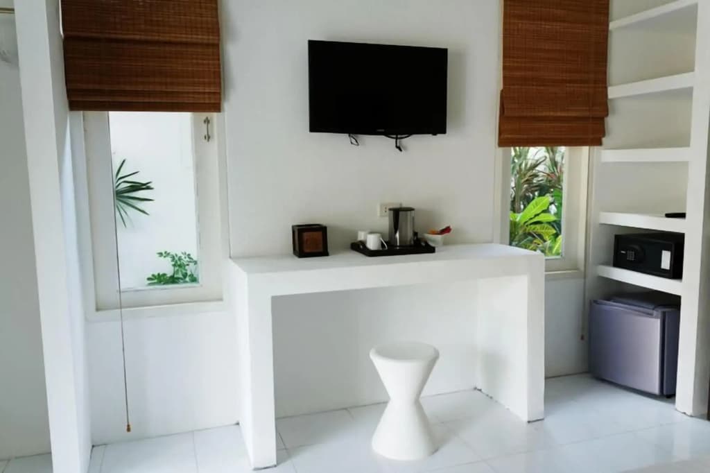 The White Cottage - photo 20