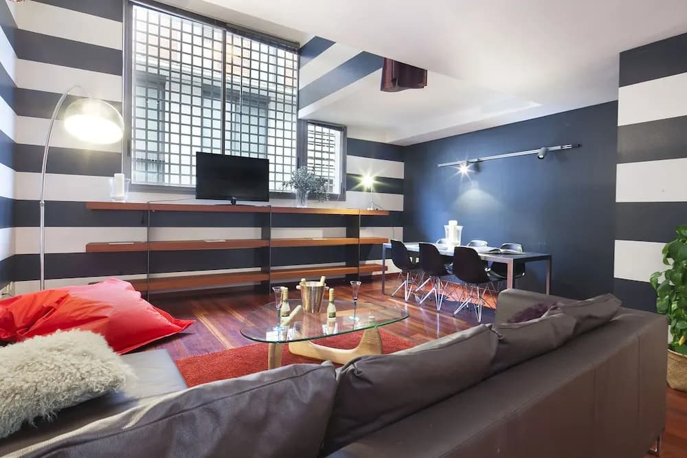 My Space Barcelona Gracia Pool B32 - photo 4
