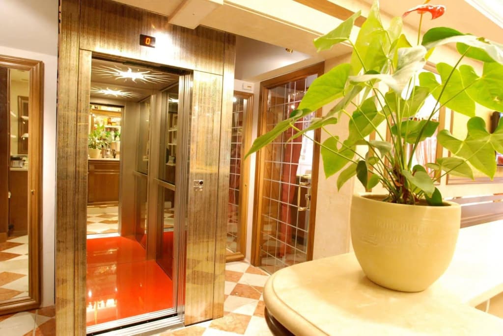 Hotel Fontana - photo 12