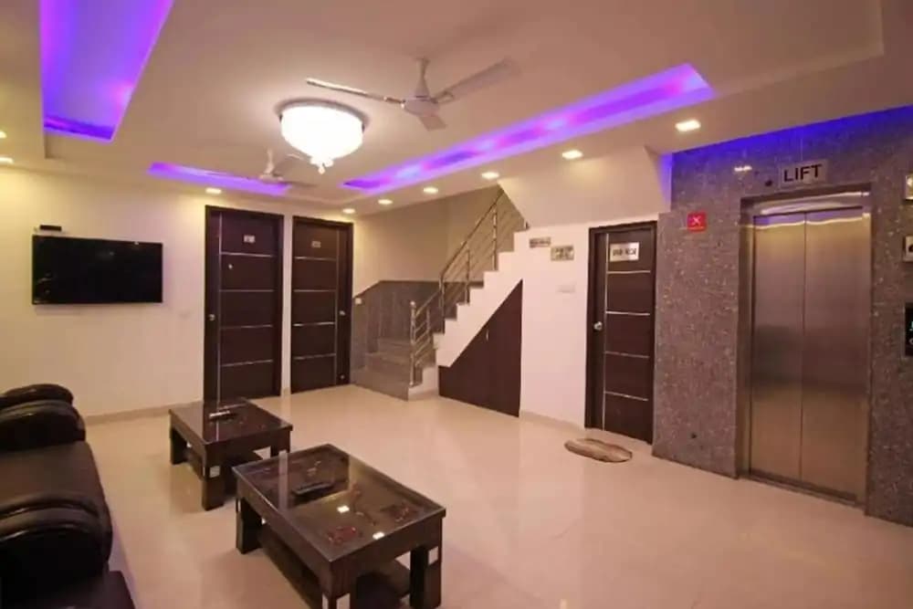 Airport T Palace - photo 12