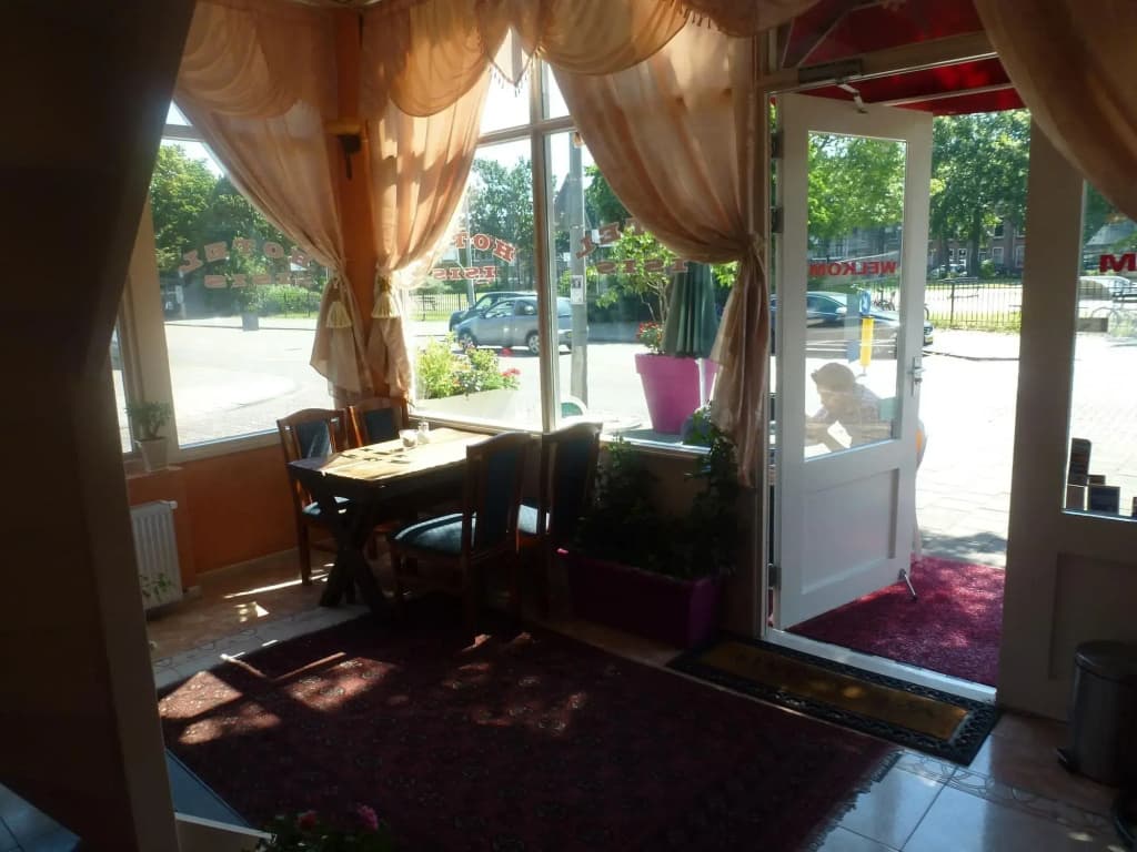 Hotel Isis - photo 8