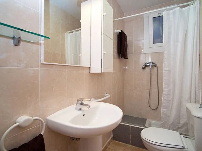 Gracia Torrijos - One Bedroom - photo 6