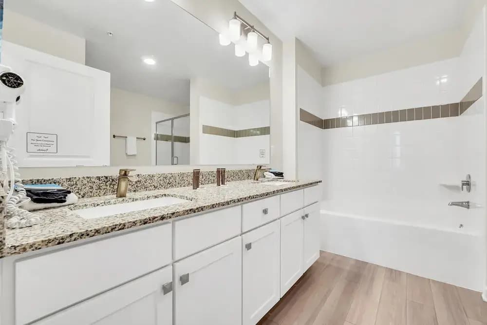 Stylish and New! 3br, Steps fr. Universal Drive - photo 32