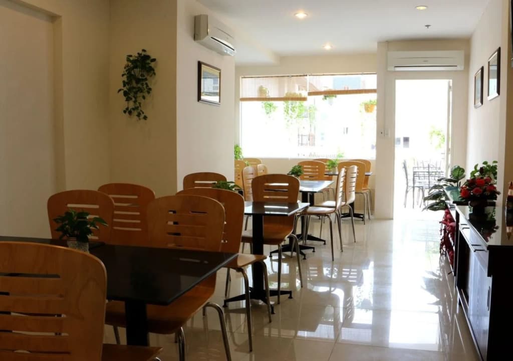 City Hotel 18 Luu Van Lang - photo 12