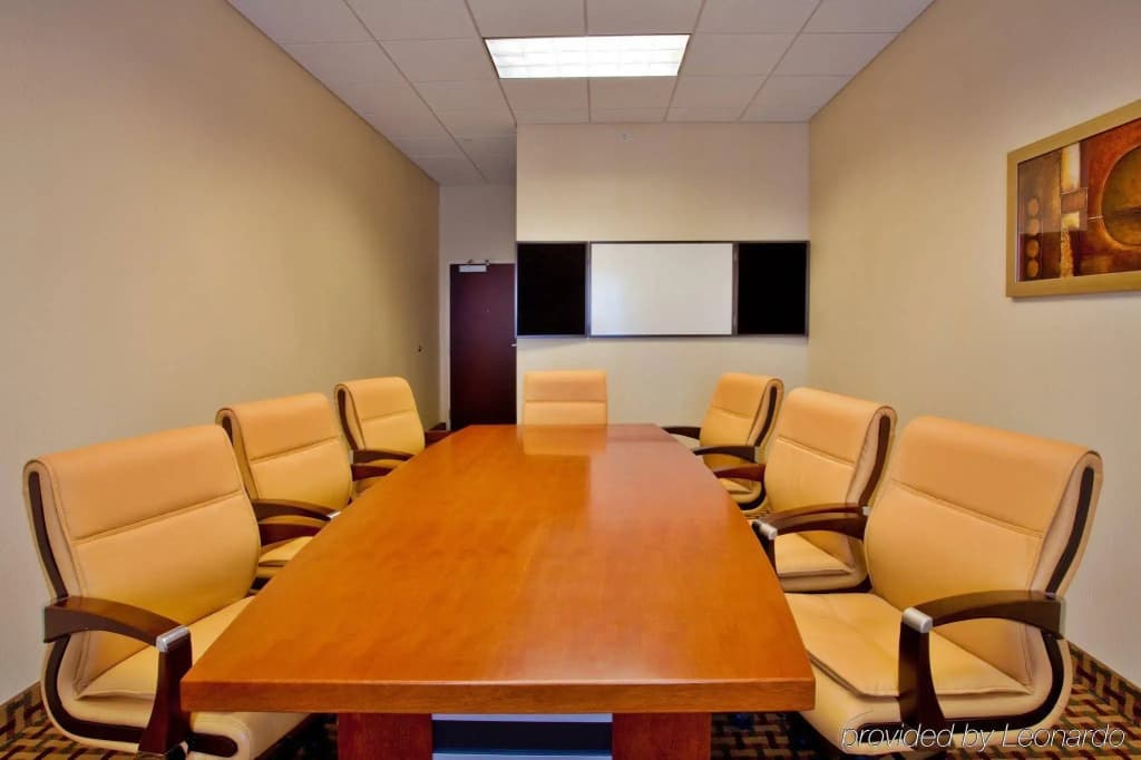 Holiday Inn Express Hotel & Suites Ocoee East by IHG - photo 15