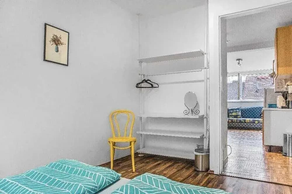 2BR Apt Next to Vienna Vibrant Center - photo 3