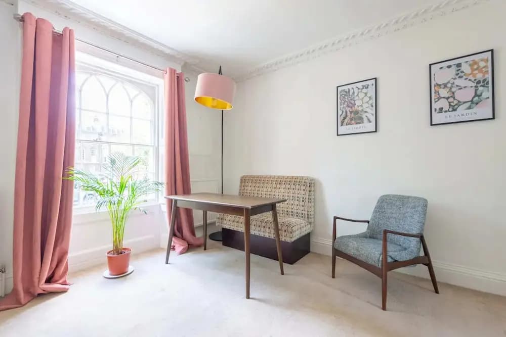 Charming & Central 2BD Flat - Islington - photo 10