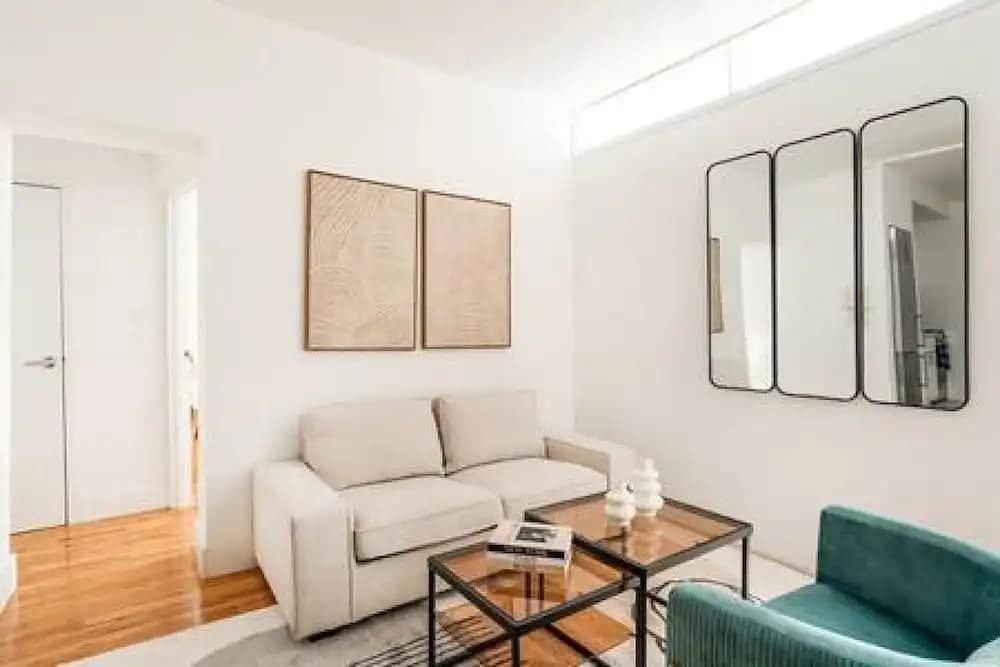 444-2e Modern 2BR Hell s Kitchen - photo 3