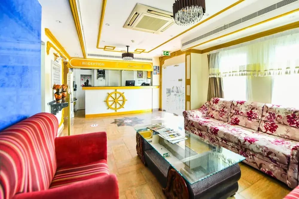 OYO 137 Marina Hotel - photo 2