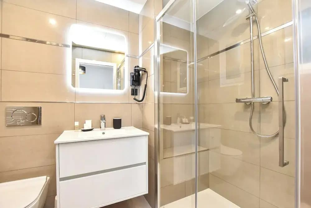 Authentic Apartment - 2br/8p - Palais Garnier - photo 7