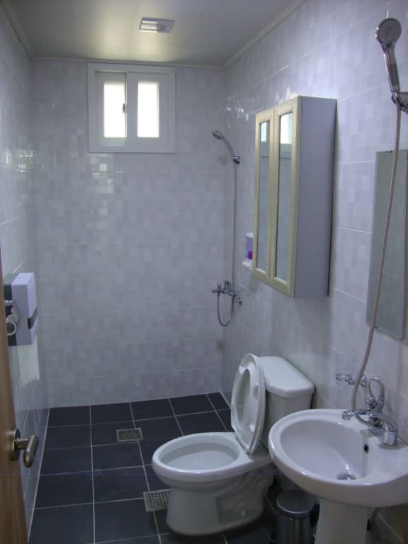 Cube Guesthouse - photo 7