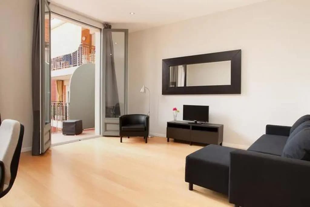 Modern Quiet Flat With A Large Balcony - photo 3