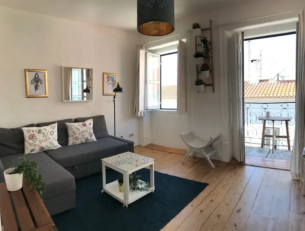 Beautiful Flat with Great View in Prime Location - photo 4