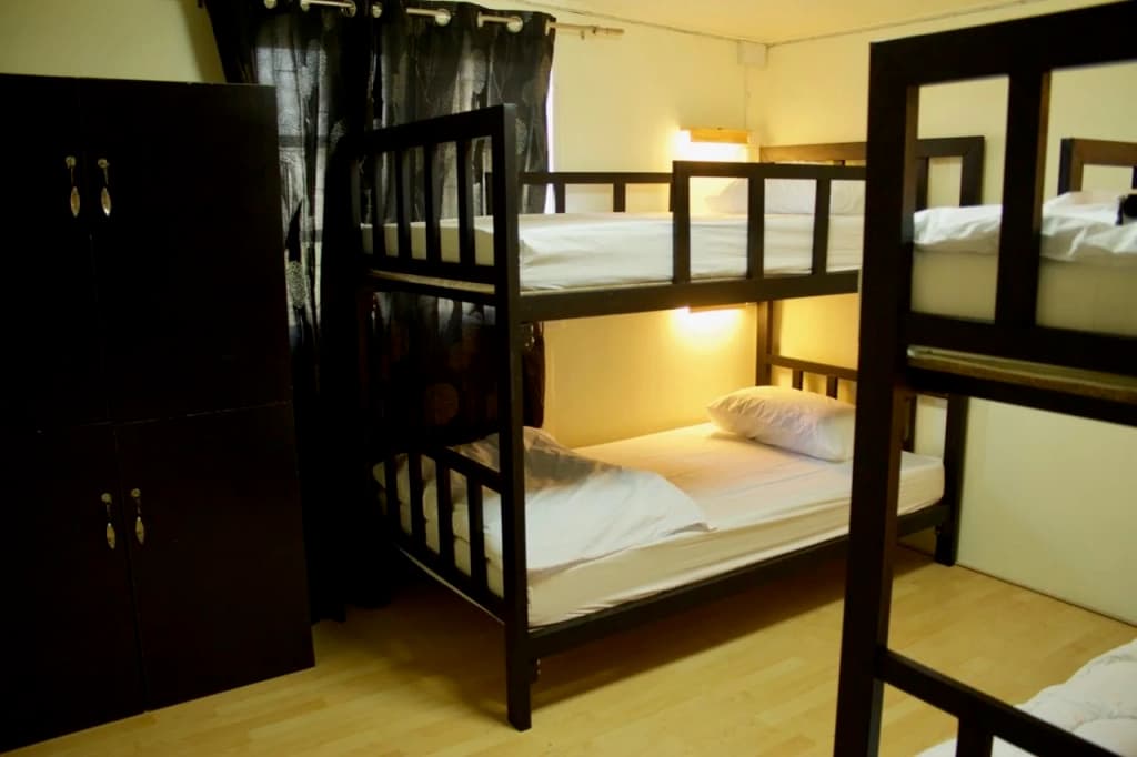 Arch riverside hostel - photo 2