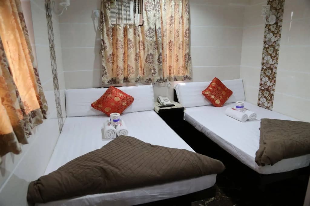 Everest Inn Guest House - photo 3