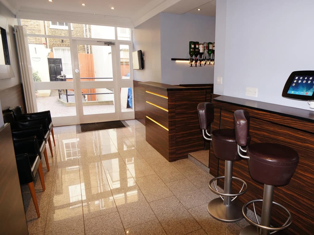 Crestfield Hotel - photo 5