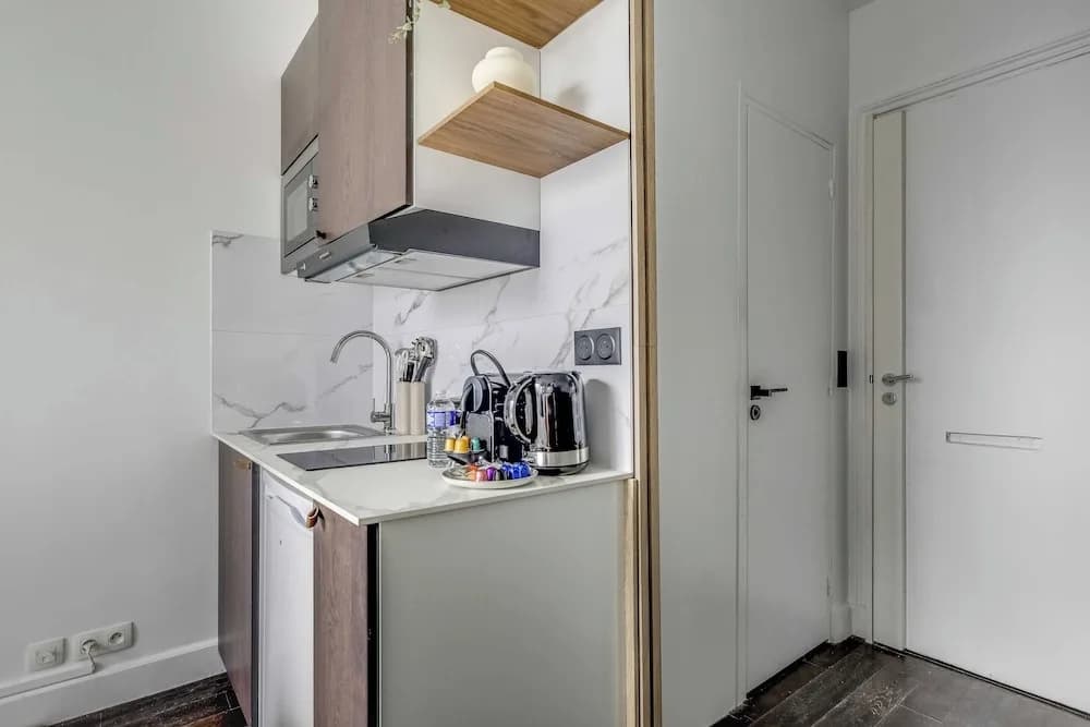 Charming Studio Apartment - AC- 2P - Nation - photo 12