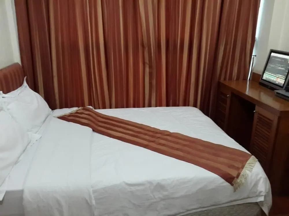 Sun City Hotel - photo 3