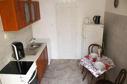 Little Hungary Apartment - photo 11