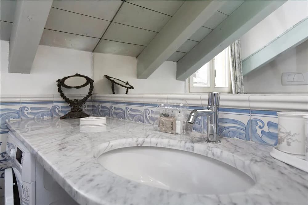 Bright 2bdr Duplex Close to Duomo - photo 8