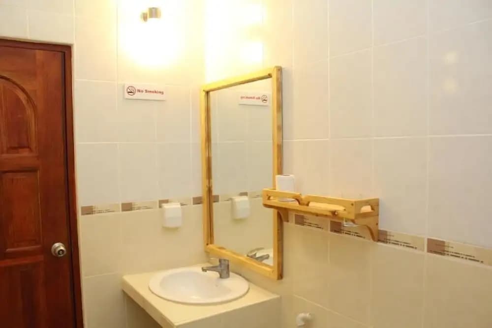 Hanifaru Transit Inn - photo 11