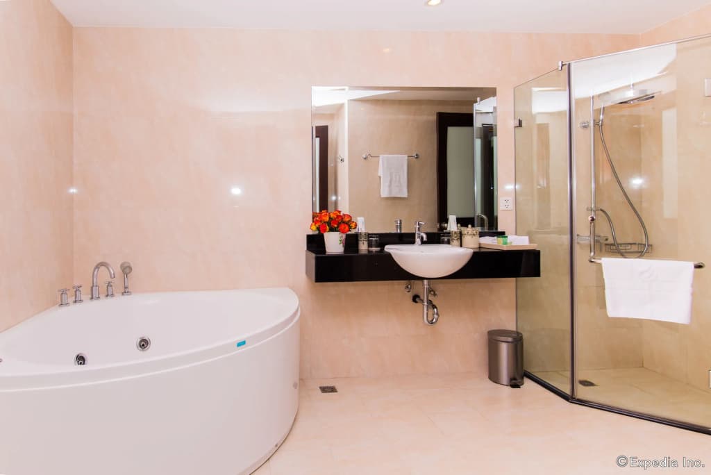 Elegant Suites Westlake - photo 10