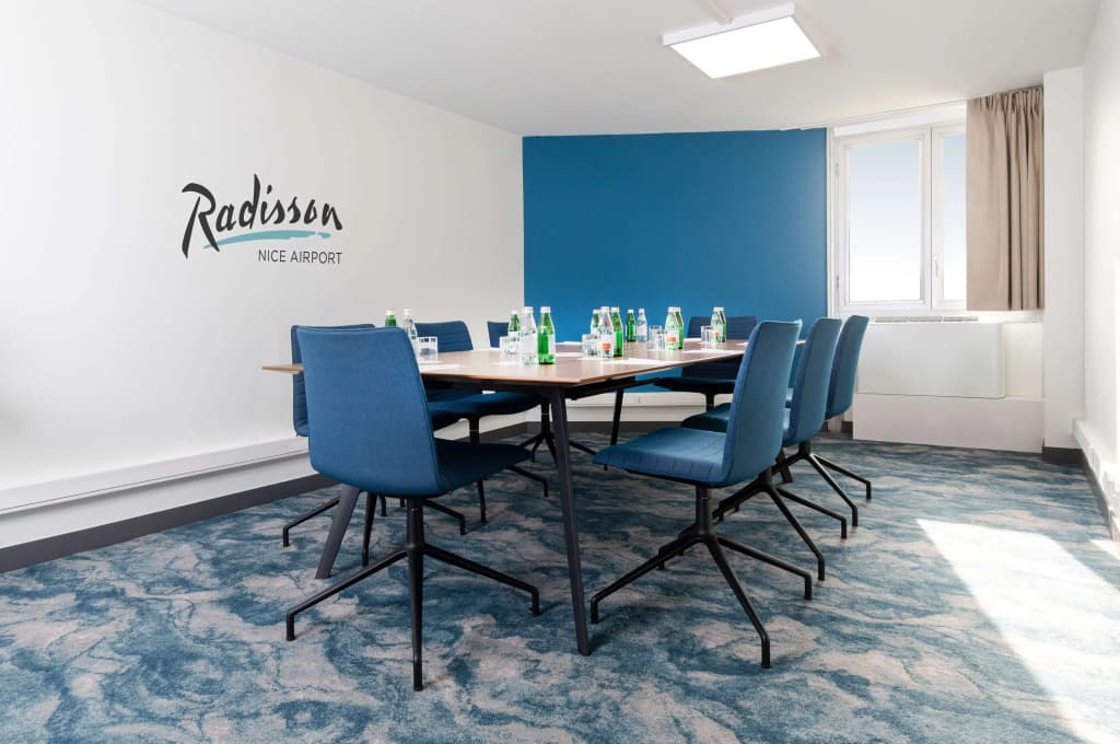 Radisson Hotel Nice Airport - photo 12