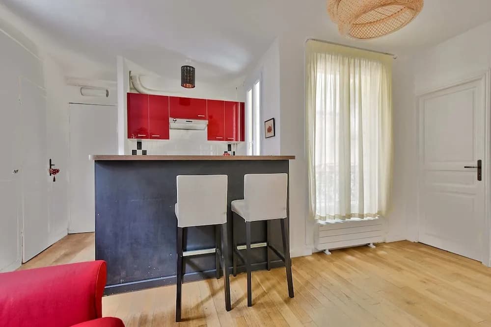 Superb Apartment at the Foot of the Sacré-coeur - photo 4