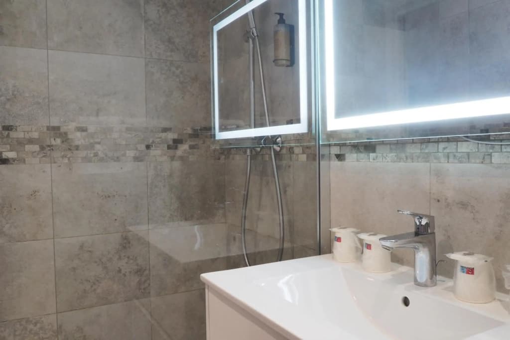 Hotel Busby - photo 25