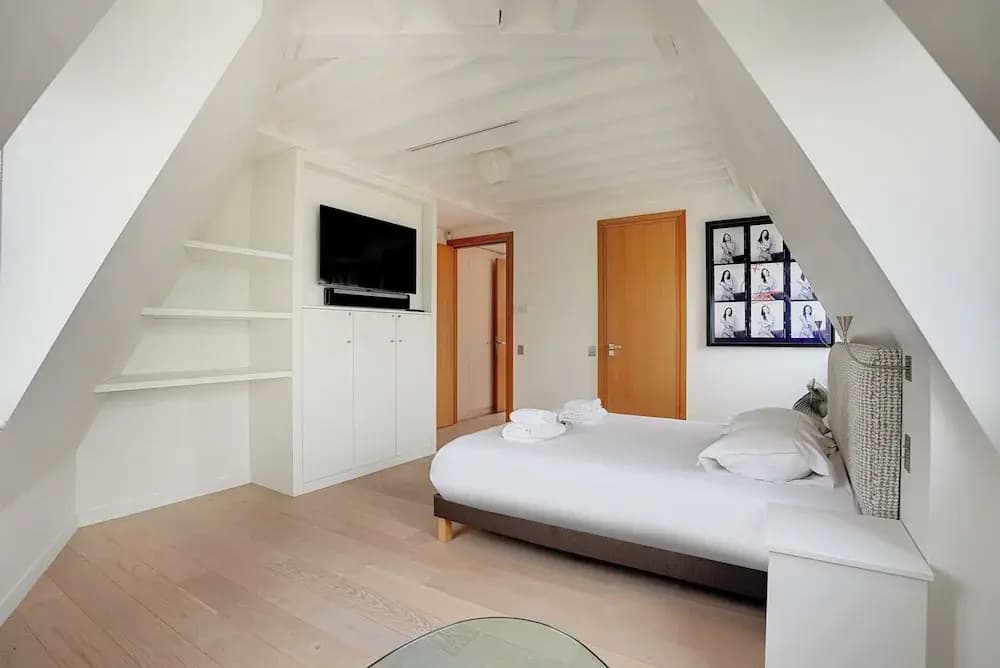 Designer Loft - 2bd/6p- Arc de Trimphe - photo 3