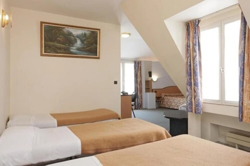 Ferney République Hotel - photo 2