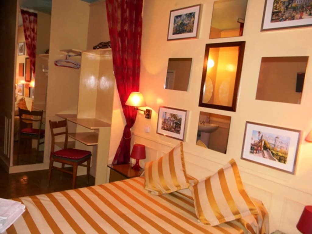 Hostal La Fontana - photo 6