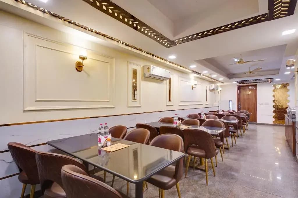 Airport Hotel Chanakya - photo 16