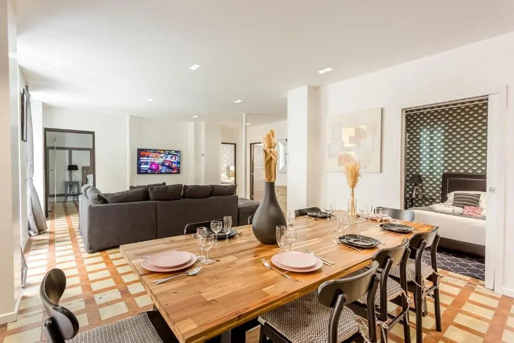 180 Suite Eden, Luxury Apt at Sacre Coeur - photo 3