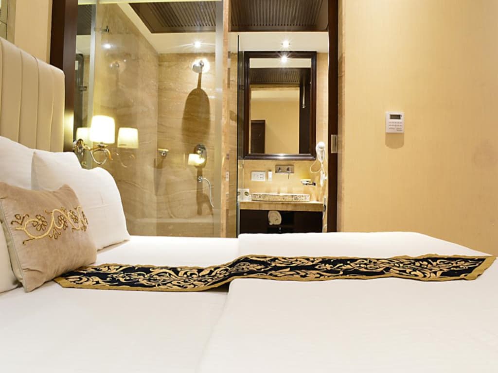 Hotel Emperor Palms at Karol Bagh - photo 3
